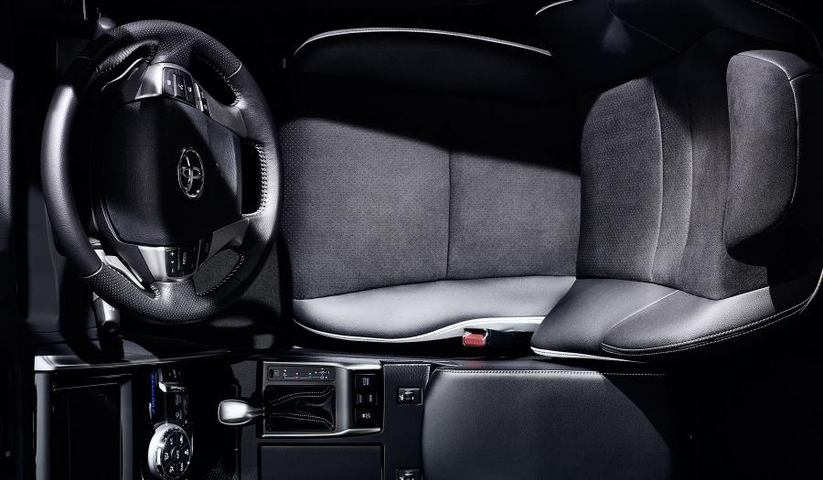 Интерьер Toyota Mark X 250RDS (GRX130) 2016 года  (фото 10 из 10)